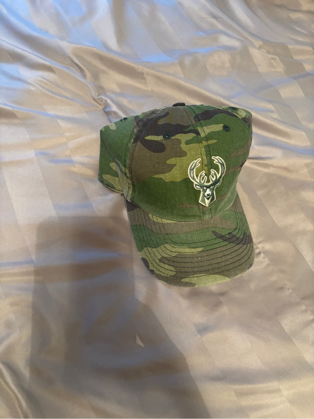 Camo bucks Baseball Cap with Deer Logo - Green